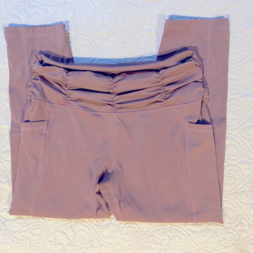 CVG dusky rose capris